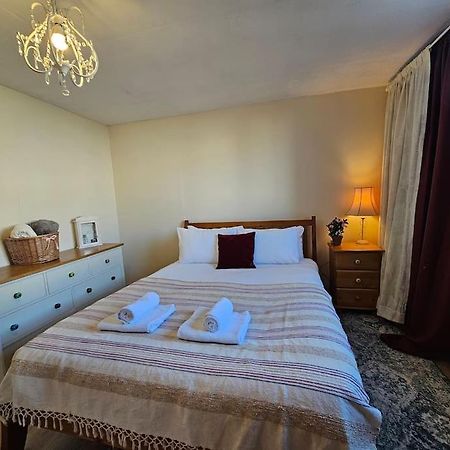 Oxgang'S Shabby Chic Apartment Edinburgh Bagian luar foto