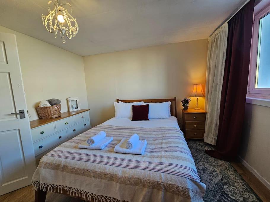 Oxgang'S Shabby Chic Apartment Edinburgh Bagian luar foto