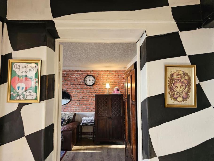 Oxgang'S Shabby Chic Apartment Edinburgh Bagian luar foto
